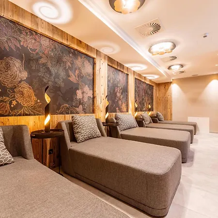 Apartman Modern Holiday With 2 Bedrooms In *