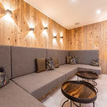 Modern Holiday With 2 Bedrooms In Apartment *