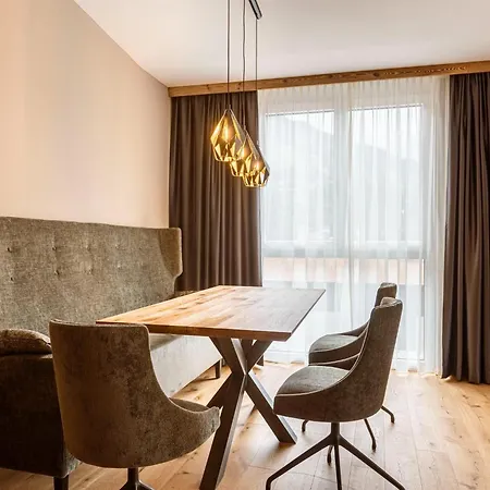Modern Holiday With 2 Bedrooms In Fügen