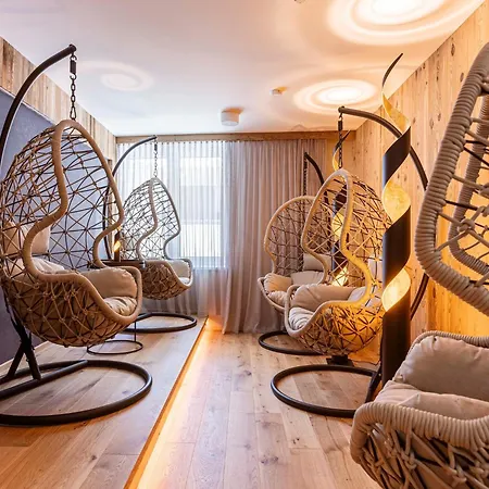 Apartment Modern Holiday With 2 Bedrooms In Fügen