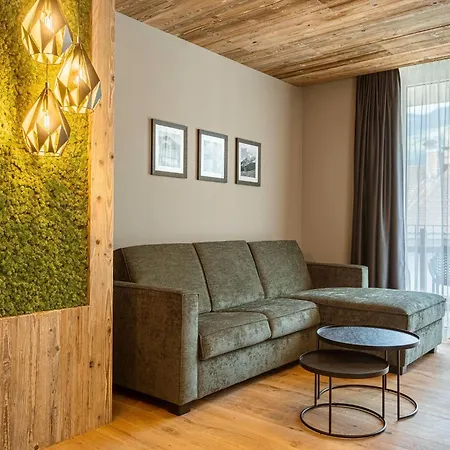Modern Holiday With 2 Bedrooms In Fügen