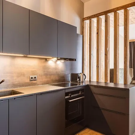 Apartmán Modern Holiday With 2 Bedrooms In Fügen