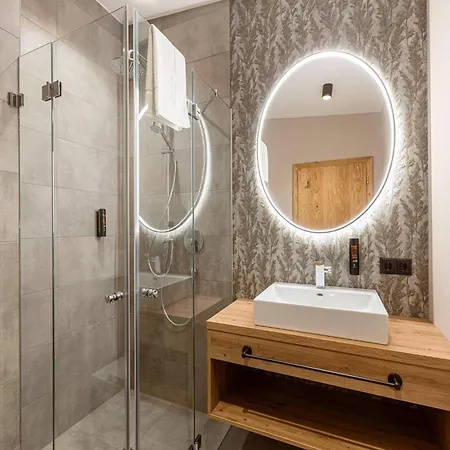 Modern Holiday With 2 Bedrooms In