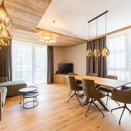 Modern Holiday With 2 Bedrooms In *