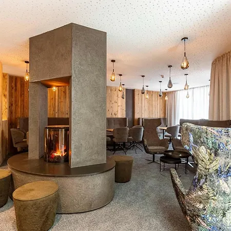 Modern Holiday With 2 Bedrooms In *