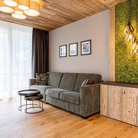 Apartmán Modern Holiday With 2 Bedrooms In *